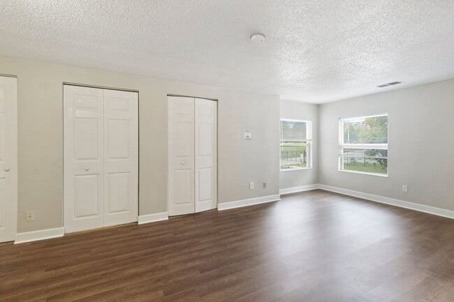 Building Photo - 3609 Balsam Ave Unit 3609-205