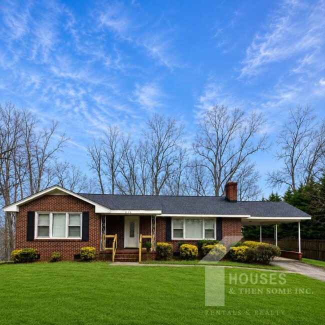 Building Photo - 813 Fox Squirrel Ridge Rd