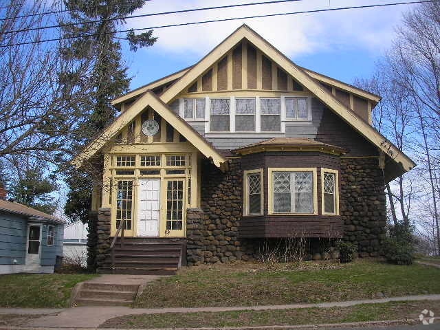 Building Photo - 69 Beacon Ave Rental