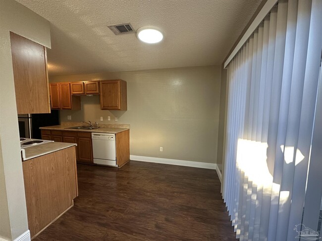 Photo - 676 S 72nd Ave