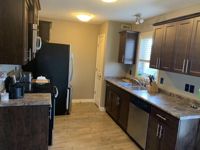 Photo - 3 bedroom in Regina SK S0G 4G0