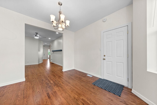 Photo - 2630 N Hamlin Ave