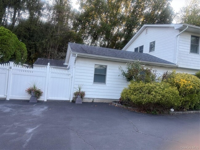 Photo - 34 Markwood Ln