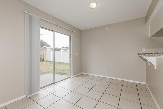 Photo - 2210 N Merrin St