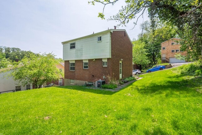 Photo - AVAILABLE JULY 1ST! UPDATED 3-bedroom!!