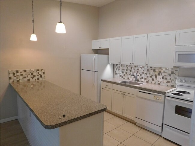 Building Photo - 522 7th Pl Rental
