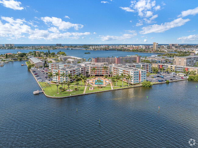 Building Photo - Waters Pointe Rental