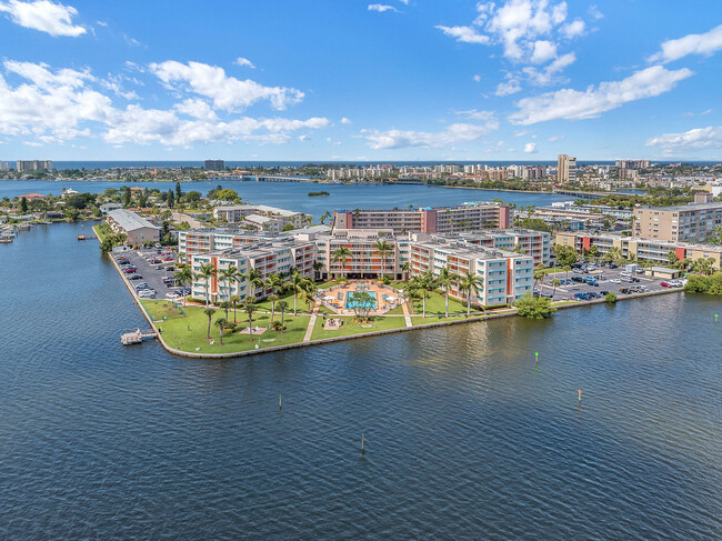 Building Photo - Waters Pointe Rental