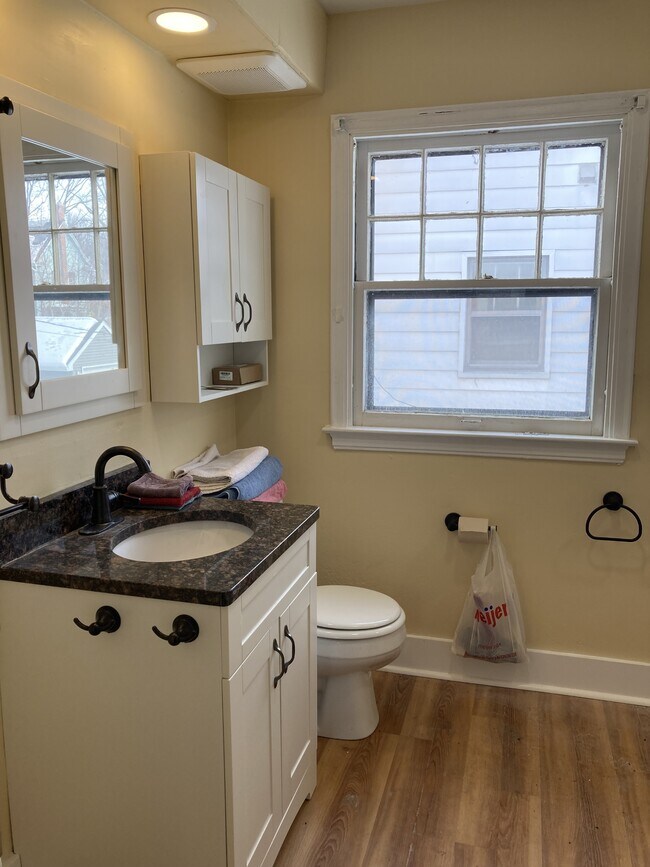 Photo - 506 W William St