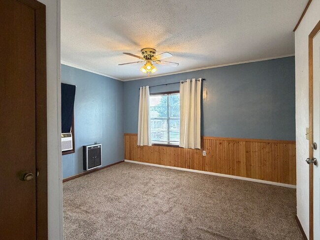 1 Bedroom Apartment for Lease!!