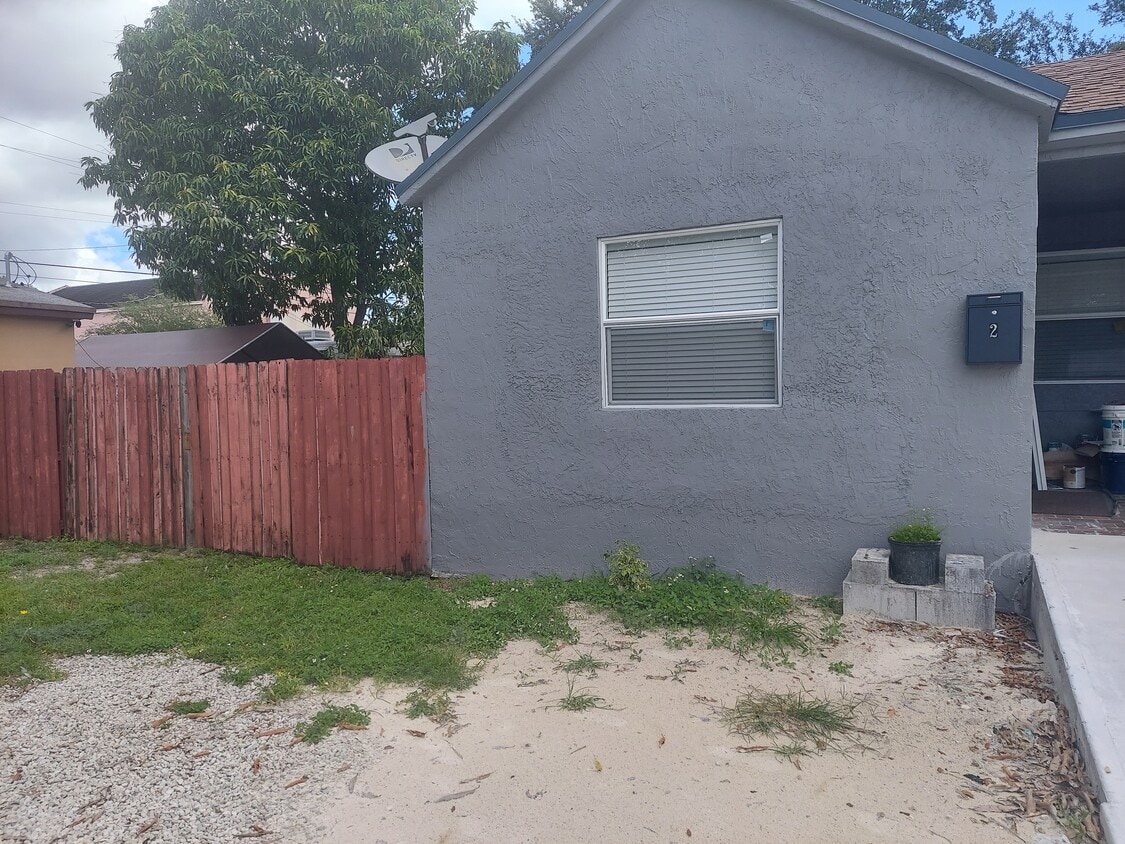 Front View - 5573 NW 32nd Ave (Miami, FL)