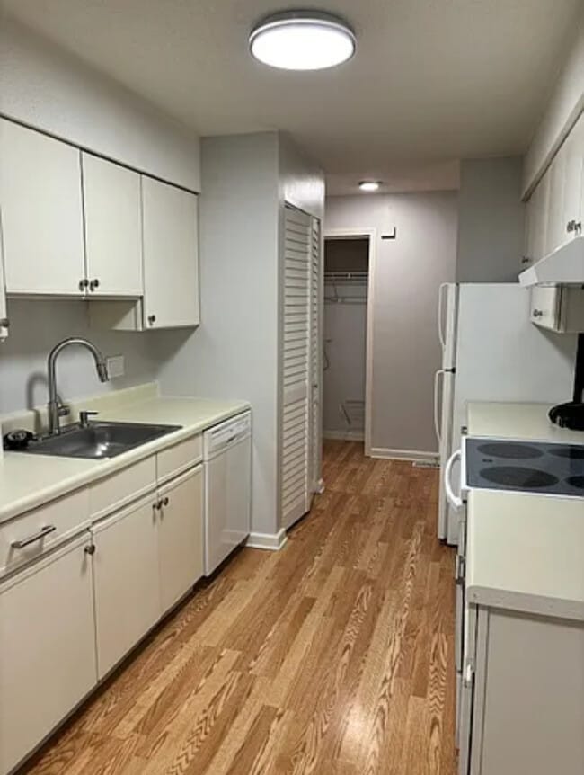 Photo - 365 Mather St Unidad 179