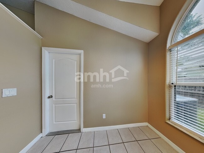 Photo - 1591 Crawford Dr