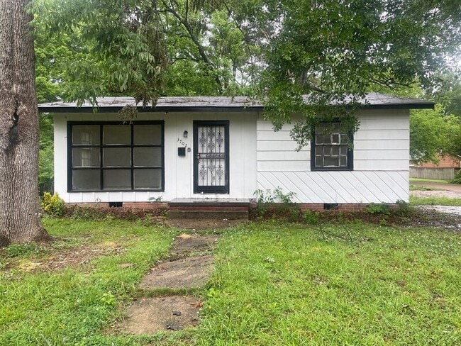 Building Photo - 3702 Newman Ave