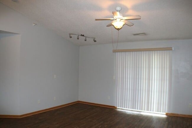 Photo - $1,175 | 2 Bedroom, 1 Bathroom Condo | Pet...
