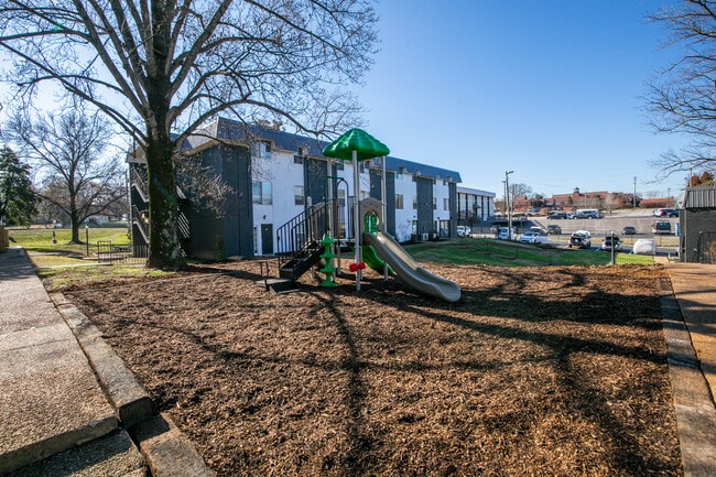 Covenant Crossing - Covenant Crossing Apartments