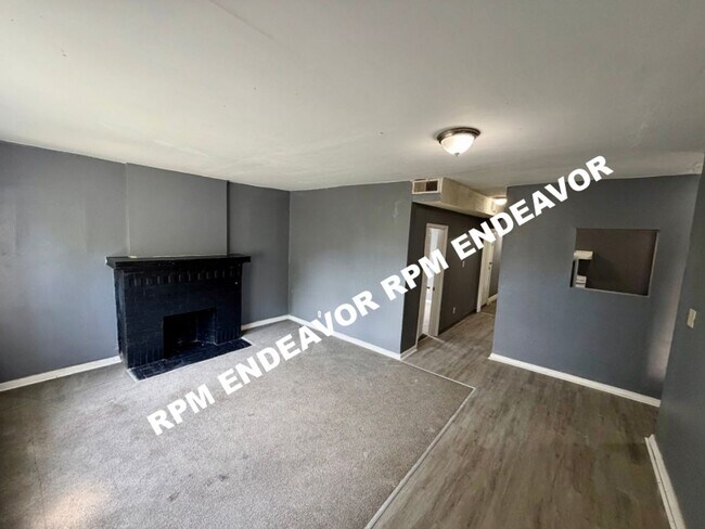 Building Photo - 1407-1407 Rowan Ave Unit 1405 Rowan Ave #A