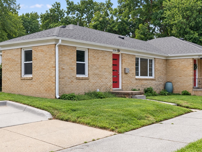 Building Photo - 1106 N 49th Ave