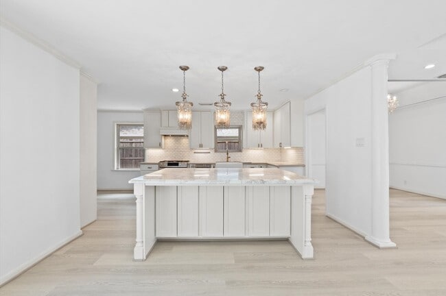 Photo - 6249 Overbrook Ln