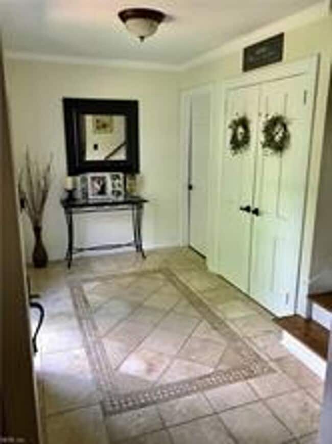 Photo - 4 Bedroom 2.5 bath Located in Larkspur VB