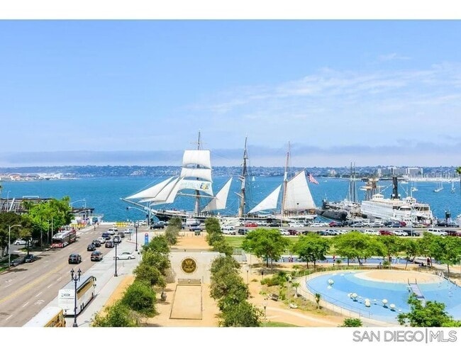 Building Photo - 1431 Pacific Hwy Unit 706