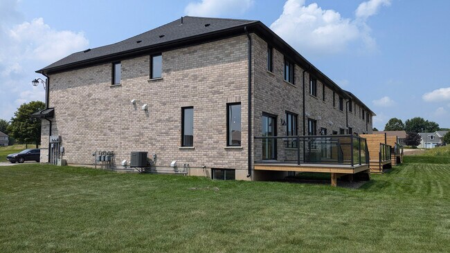 Photo - Brand New Townhouse In Ingersoll