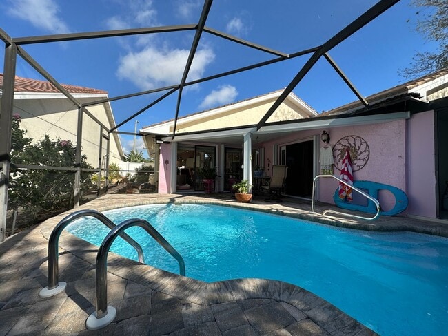 Building Photo - 1315 Naples Lake Dr Unit Seasonal