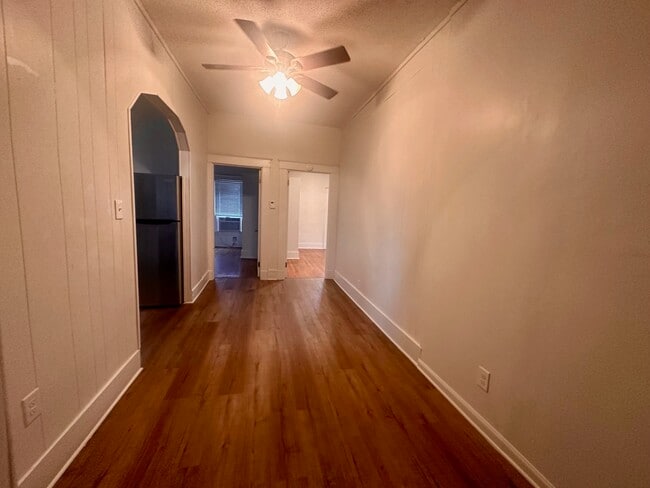 Photo - 670 Goodman St