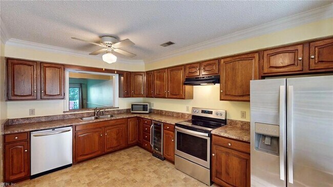 Photo - 742 Lord Dunmore Dr