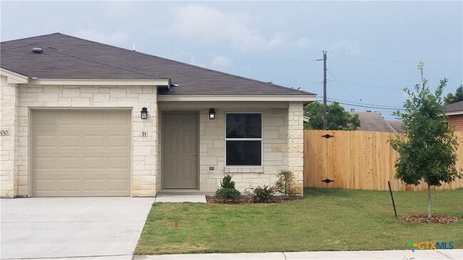Photo - 200 Lowes Blvd