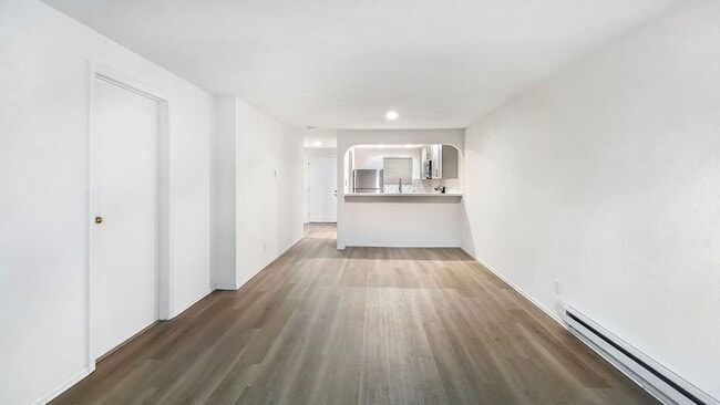 Photo - Top-Floor Corner End-Unit with Great Light Unit F304