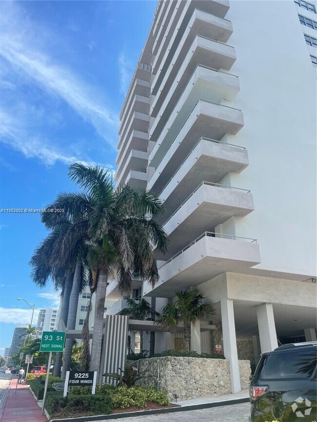 Building Photo - 9225 Collins Ave Unit 307 Rental