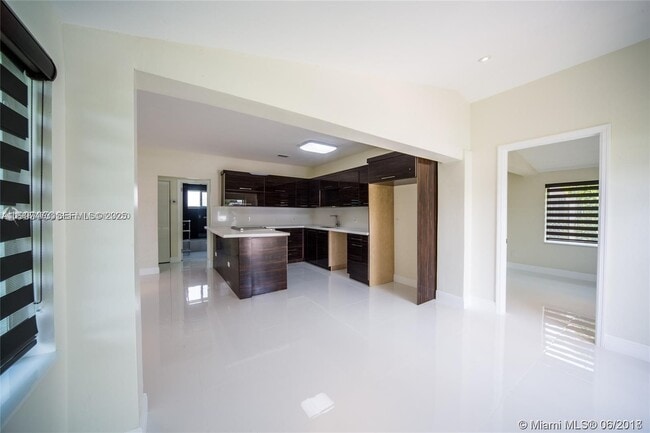 Photo - 1748 NE 180th St