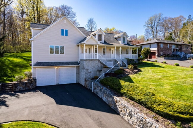 Photo - 904 Shepard Ave