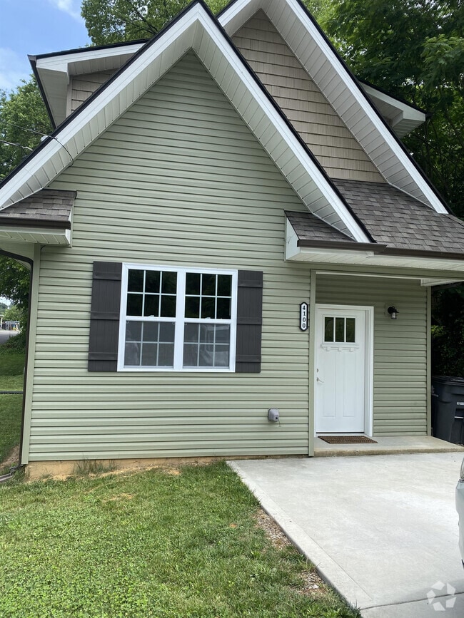 Building Photo - 4100 Apex Dr NW Rental