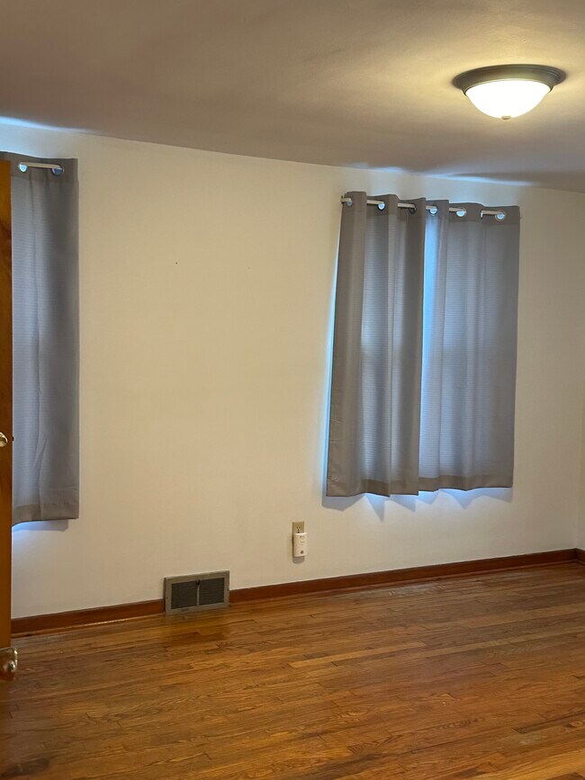 213 Adamson St Apartments Unit 213 Adamson St Mount Vernon, OH