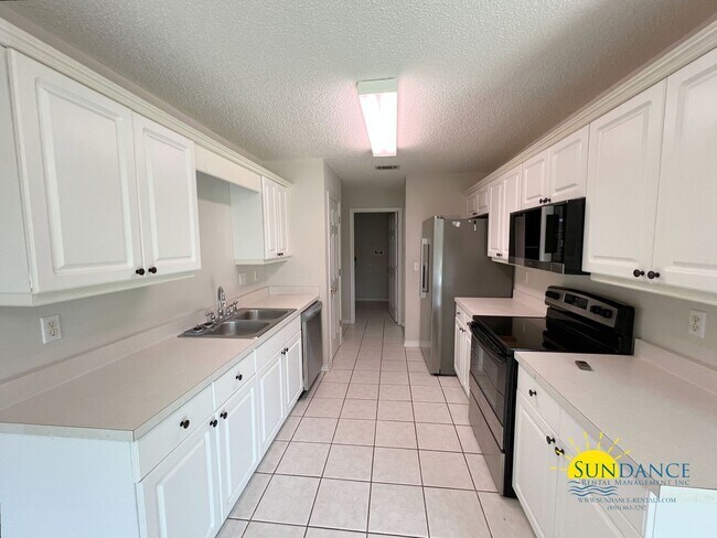 223 Westview Dr