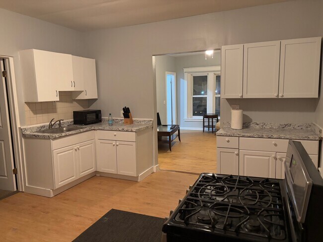 Photo - 243 Niagara St Unidad 2