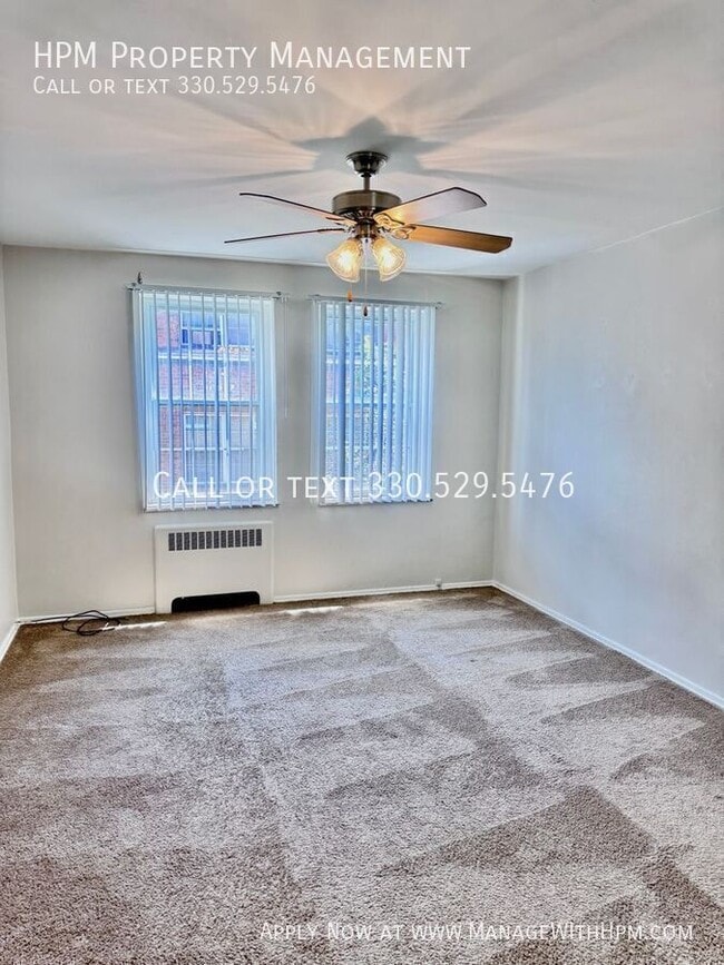 Photo - 3270 Warrensville Center Rd Unit F-306