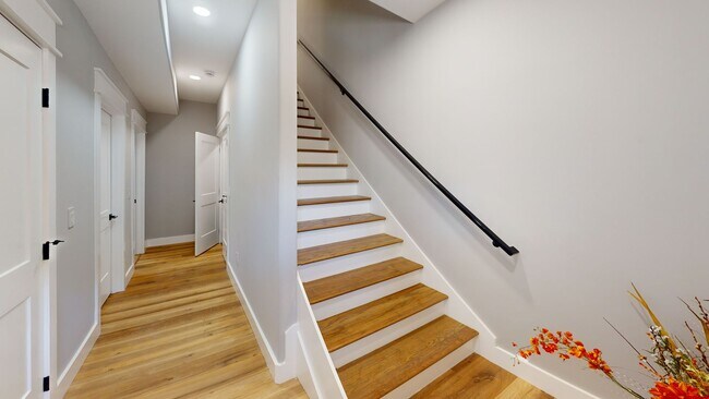 Photo - 1209 Hedge Ave