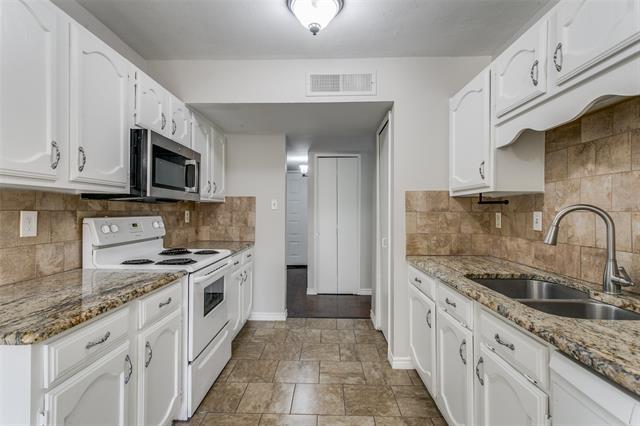 Photo - 3929 Commonwealth Dr