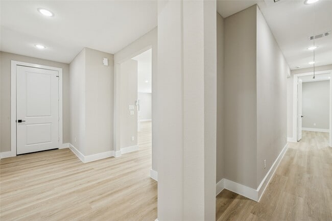 Photo - 20011 VENETTO St