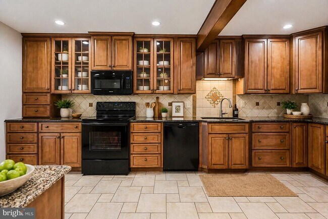 Photo - 9929 Hemlock Woods Ln