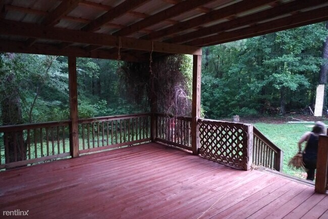 5 br, 2.5 bath House - 1420 Julian Drive - 5 br, 2.5 bath House - 1420 Julian Drive
