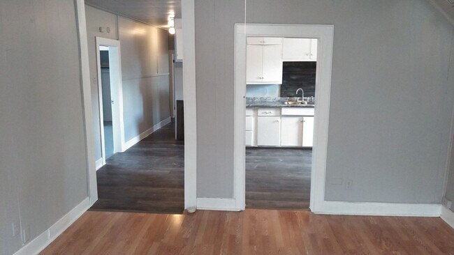 Photo - 720 N Chestnut Ave Unit Upper