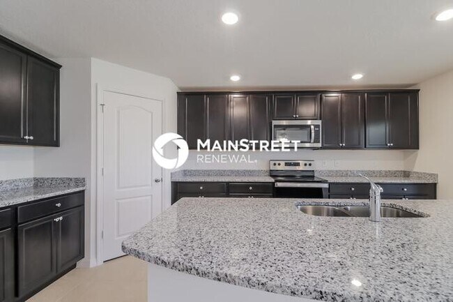Photo - 5 Bedroom Pet-Friendly Home in Mascotte, FL with Main Street Renewal