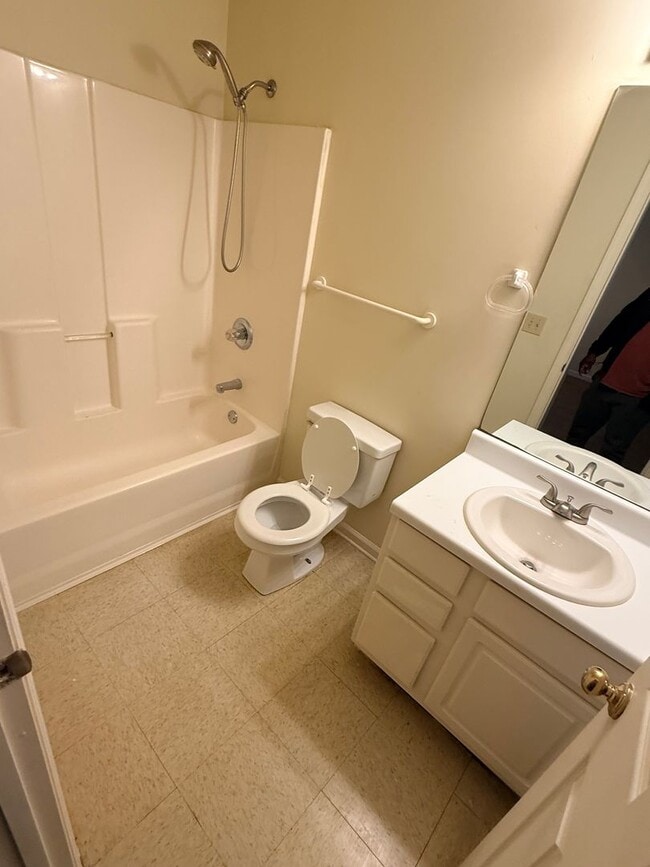 Photo - Autumn Chase Unit E