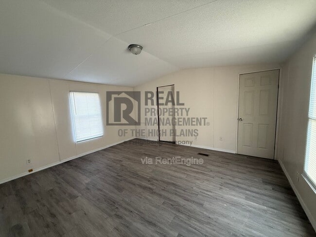 Photo - 8230 Upton Rd