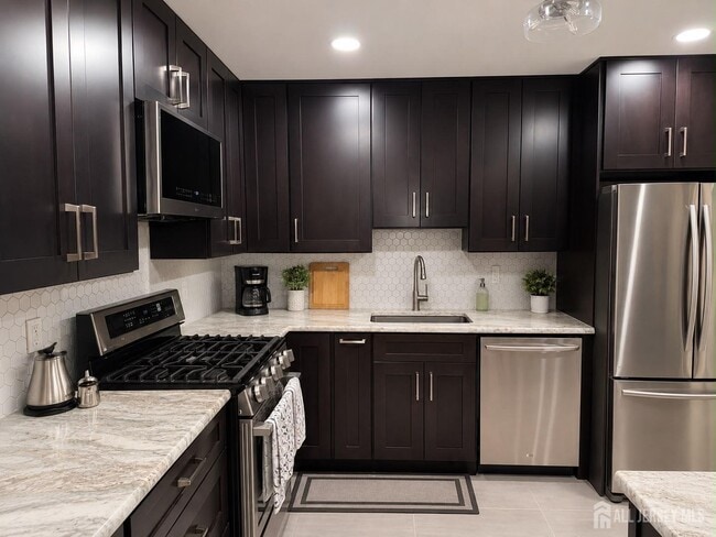 Photo - 1805 Deerfield Dr
