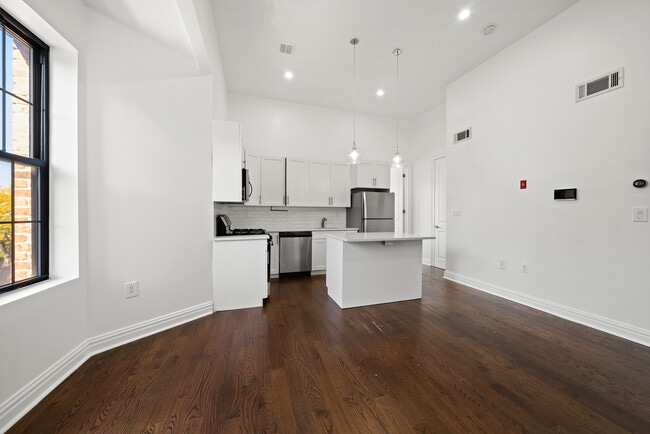 Building Photo - 1340 Bushwick Ave Unit 3